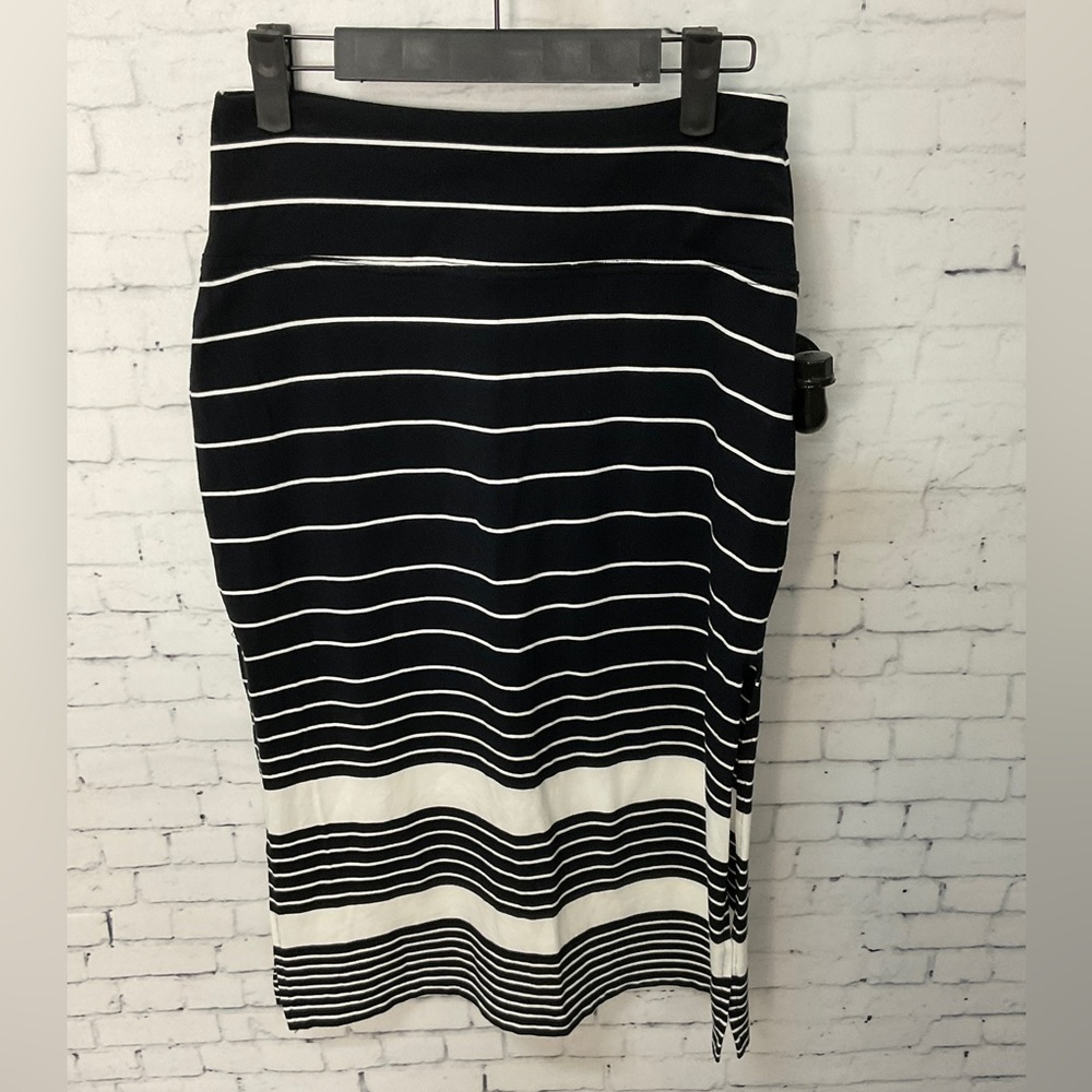Athleta Midi Skirt Women Black striped‎ Stretch Pull On Side Slit Sz XS T2